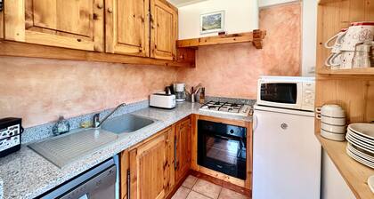 Apartamento 'Chez Agathe Au Chalet De Segure' con vistas a la montaña, jardín compartido y Wi-Fi