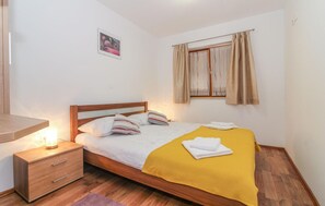 2 quartos, cofres nos quartos, berço de viagem, Wi-Fi de cortesia