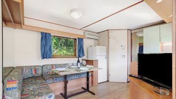 Fernseher, Tischtennisplatte