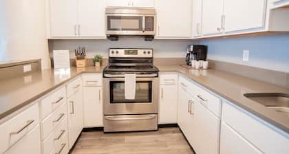 3BR CozySuites at The Block