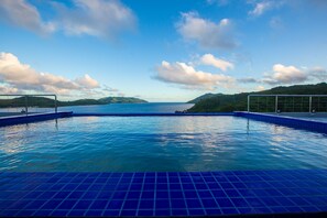 Outdoor pool - Horizon Hotel Romblon (Romblon)