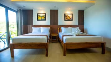 Junior Suite | 1 bedroom, desk, free WiFi