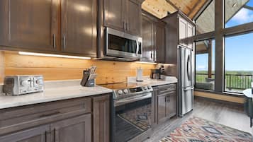 冰箱、微波炉、烤箱、炉灶