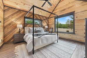 4 bedrooms, WiFi, bed sheets, wheelchair access