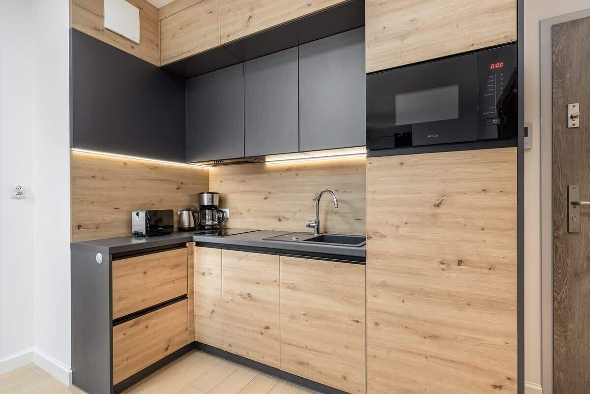 Kühlschrank, Mikrowelle, Herdplatte, Geschirrsp üler