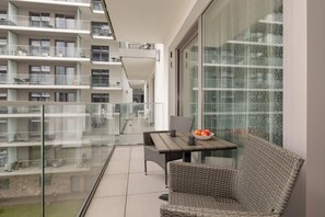 تناول الطعام بالخارج