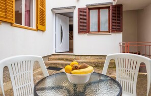 Outdoor dining - Awesome apartment in Fazana (Fazana)
