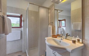 Een douche, een haardroger