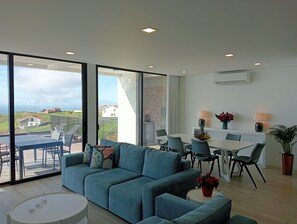 Smart-TV, Bücher, Drucker