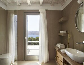 Hair dryer, soap, shampoo, toilet paper - Wave17 Spacious,Luxurious,Contemporary, swimming pools,Gym,Spa,Sea View.  (Mykonos)