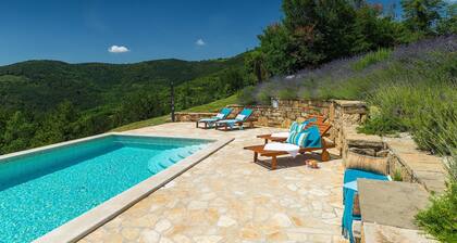 Gorgeous home in Oprtalj