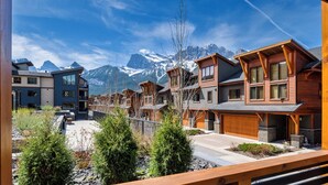 Property grounds - Panoramic Views - 3 Bedrooms in White Spruce Lodge (Canmore)