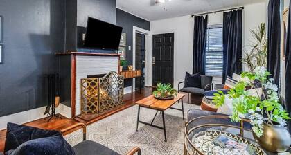 4BR Downtown Lafayette-Garden, Parking, Walk to Arts District