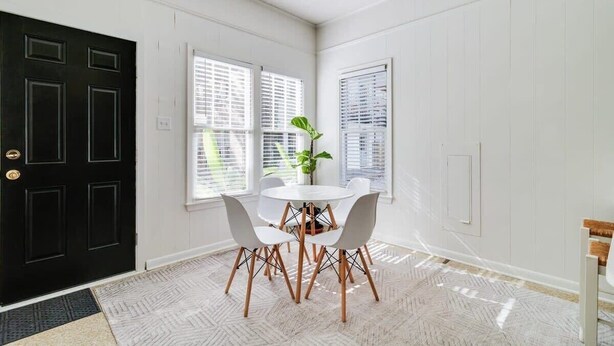 Dining - Jefferson Cottage | Walk Downtown & UL Lafayette (Lafayette)