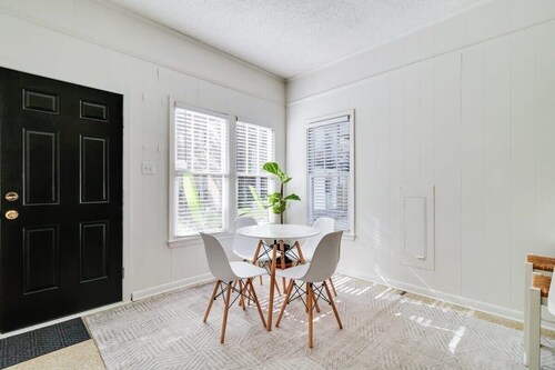 Jefferson Cottage | Walk Downtown & UL Lafayette