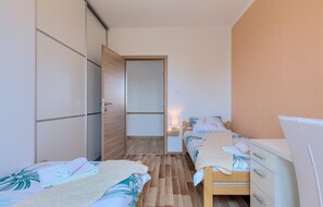 3 bedrooms, travel crib, free WiFi, bed sheets