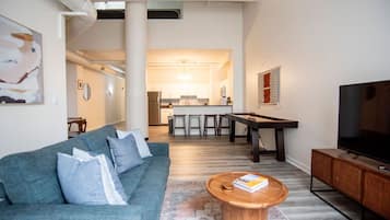 Apartemen Eksekutif | Area keluarga | TV