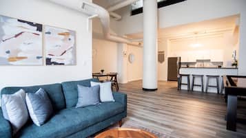 Appartement Exécutif | Coin séjour | Télévision