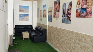 Mặt tiền nơi lưu trú