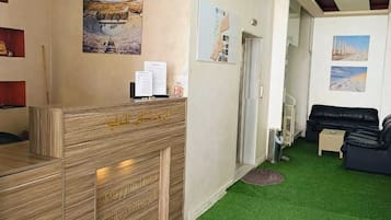 Quầy tiếp tân