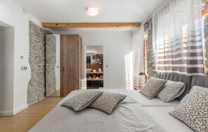 4 Schlafzimmer, Reisekinderbett, kostenloses WLAN, Bettwäsche