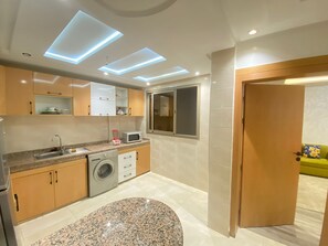 Fridge, microwave, oven, stovetop - Appartement en Centre Ville (Laayoune)