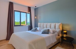 3 Schlafzimmer, Reisekinderbett, kostenloses WLAN, Bettwäsche