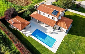Exterior - Awesome home in Jakovici (Jakovici)