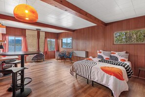 5 bedrooms, free WiFi, bed sheets