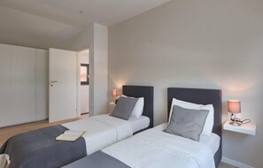 3 bedrooms, travel crib, free WiFi, bed sheets