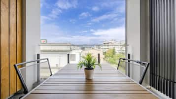 Deluxe King Room | Balcony