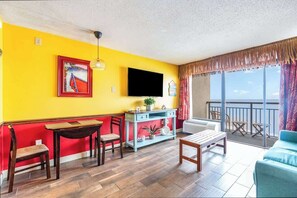 TV, offices - Oceanfront 1BR King Bed, Tiki Style, Heated Pools (Myrtle Beach)