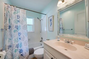 Interior - Cozy & Bright Naples Abode w/ Community Amenities! (Naples)