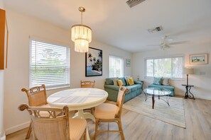 Apartment (2 Bedrooms) | Interior - Cozy & Bright Naples Abode w/ Community Amenities! (Naples)