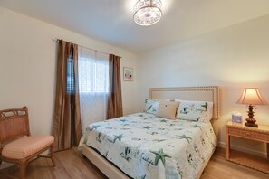 Apartment (2 Bedrooms) | Interior - Cozy & Bright Naples Abode w/ Community Amenities! (Naples)