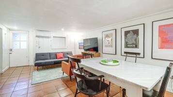 Apartment (0 Bedroom) | Interior