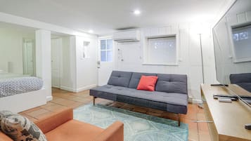 Apartment (0 Bedroom) | Interior
