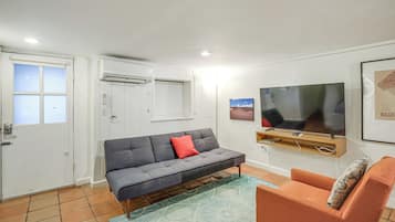 Apartment (0 Bedroom) | Interior