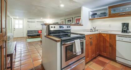 DC Apartment: 2 Mi to National Mall!