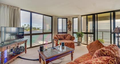 Colorful Poipu Condo w/ Expansive Ocean Views!