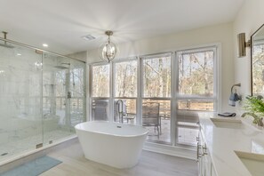 House (5 Bedrooms) | Bathroom
