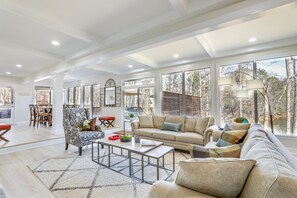 Living area - Stylish Marietta Home w/ Deck - Near Truist Park! (Marietta)