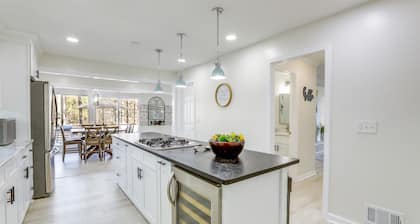Stylish Marietta Home w/ Deck - Near Truist Park!