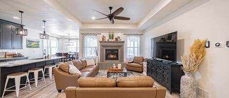 House (4 Bedrooms) | Front of property