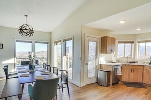 Ev (4 Bedrooms) | İç mekân