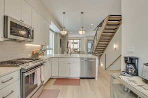 Apartment (2 Bedrooms) | Interior - Silverthorne Townhome w/ Hot Tub: Walk to Town! (Silverthorne)