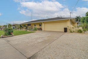 House (3 Bedrooms) | Interior - Waterfront North Fort Myers Home w/ Private Pool! (North Fort Myers)