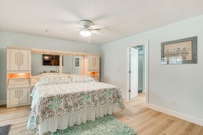 House (3 Bedrooms) | Interior - Waterfront North Fort Myers Home w/ Private Pool! (North Fort Myers)