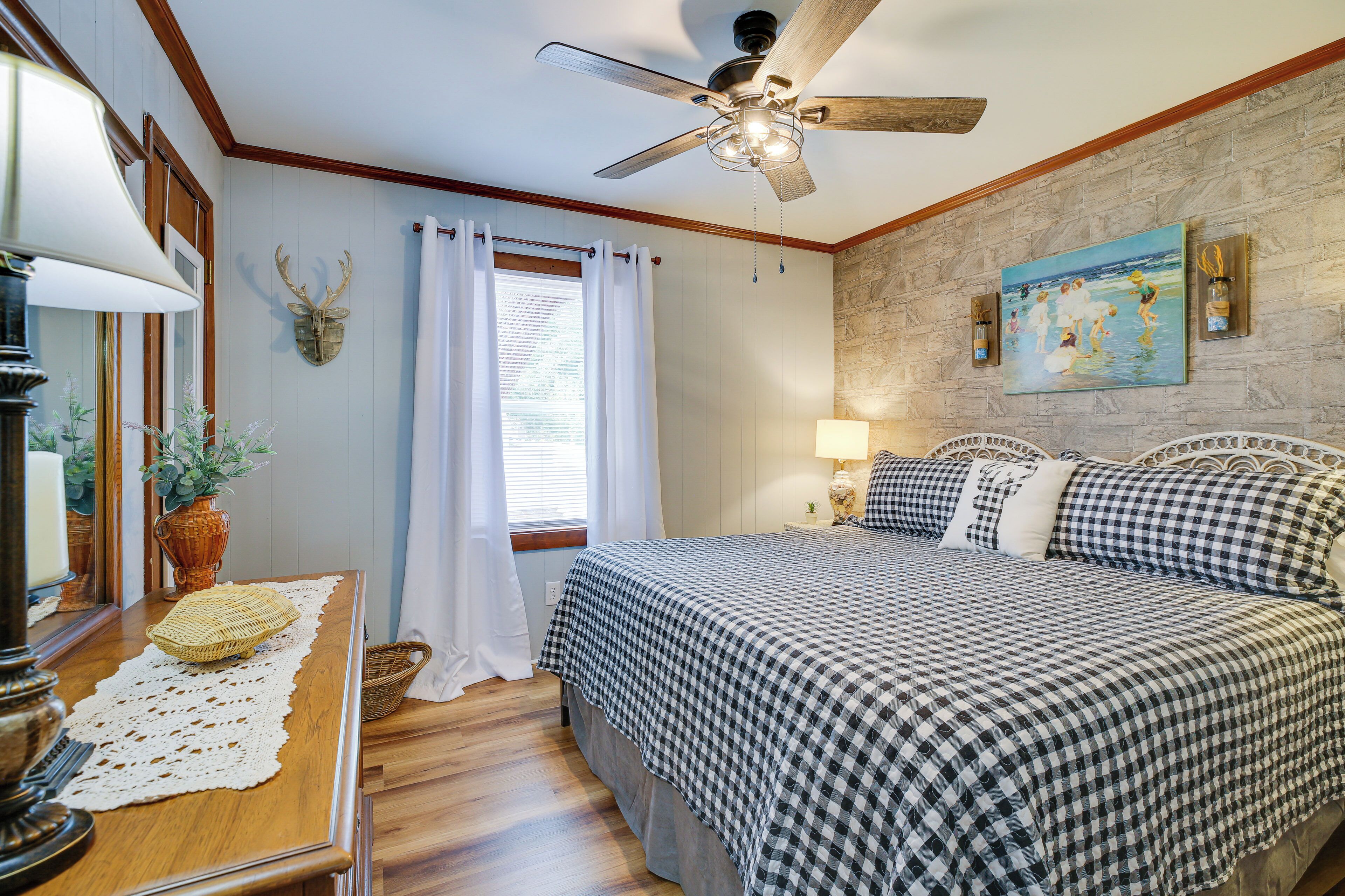 House (2 Bedrooms) | Interior