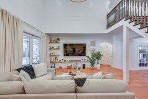 Villa (6 Bedrooms) | Interior